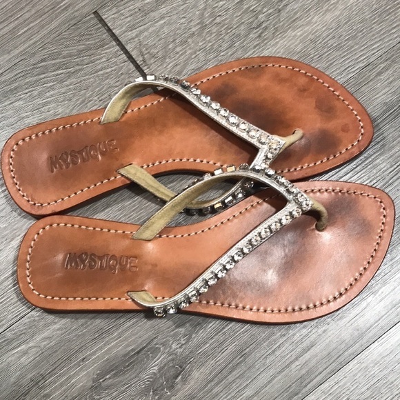 Mystique Silver Rhinestone Thong Style Leather Sandals size 8 - Picture 2 of 9